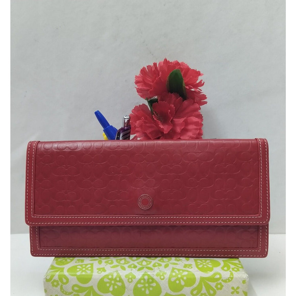 Coach Red Leather C Embossed Credit Card Bifold Envelope Long Wallet - Picture 2 of 13